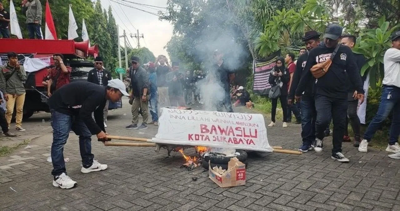 6 Caleg Dilaporkan ke Bawaslu Surabaya