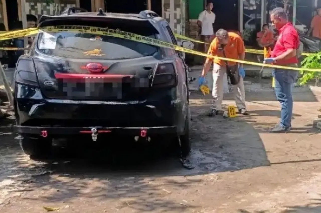 Mobil Warga Situbondo Dibakar OTK