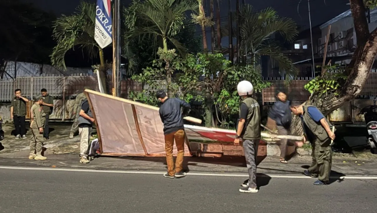 Ratusan APK di Malang Ditertibkan