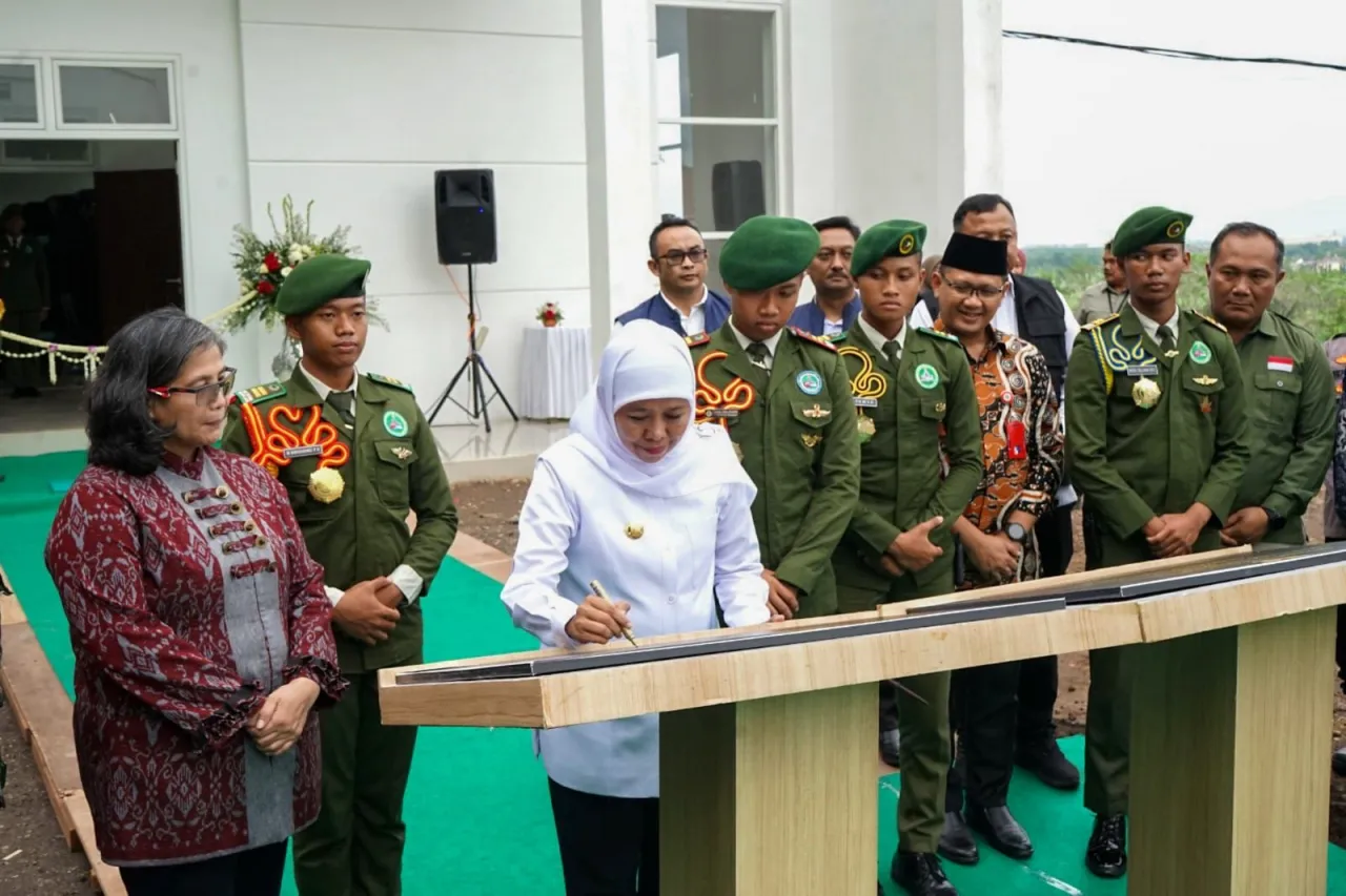 Gubernur Jatim Resmikan Gedung Asrama SMAN 5 Taruna Brawijaya