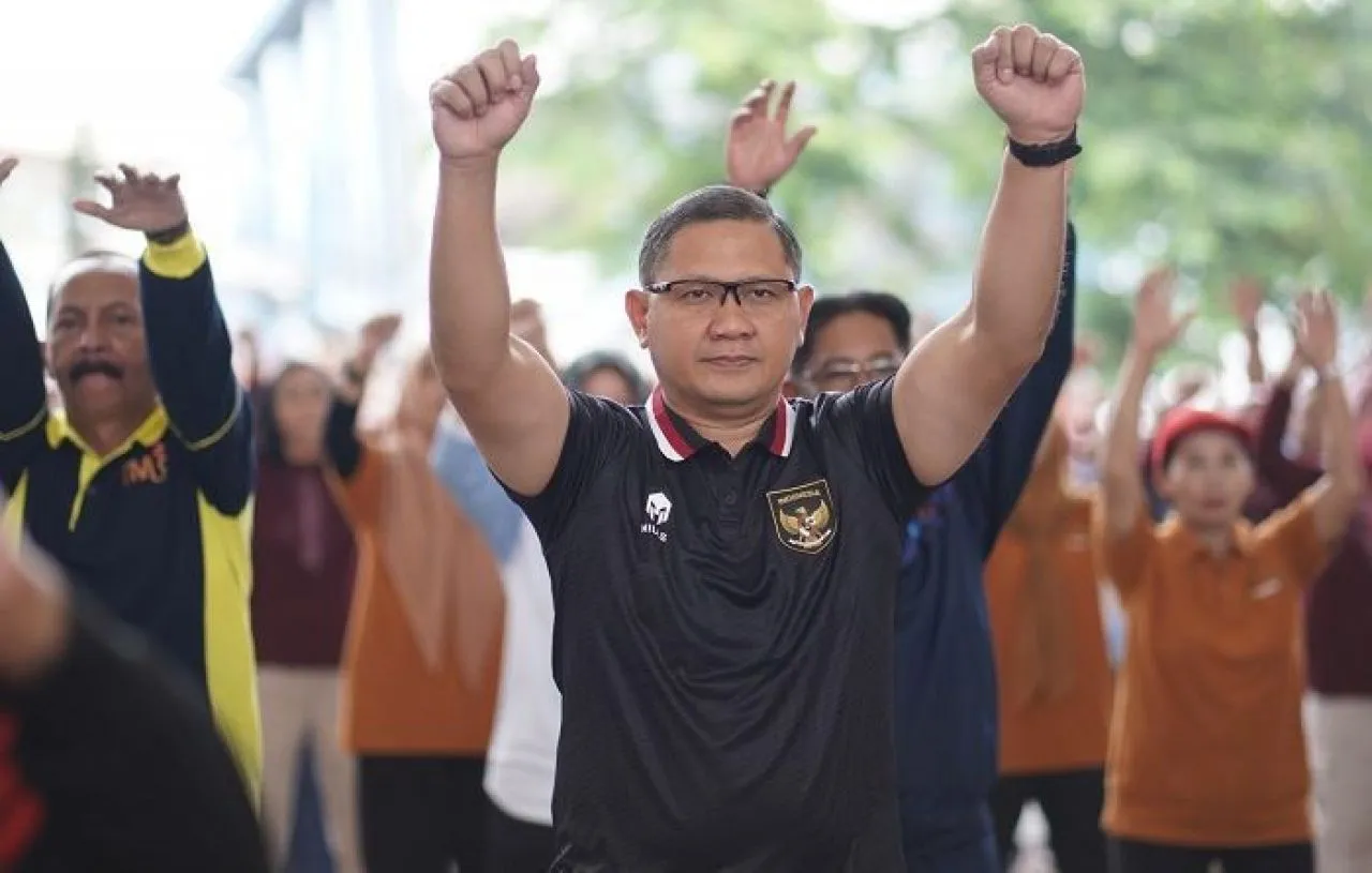 Pj Wali Kota Batu Senam Bersama Ribuan Guru dan ASN Dinas Pendidikan