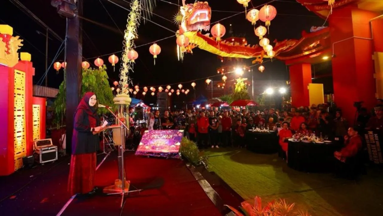 Bupati Ipuk Buka Festival Pecinan Banyuwangi