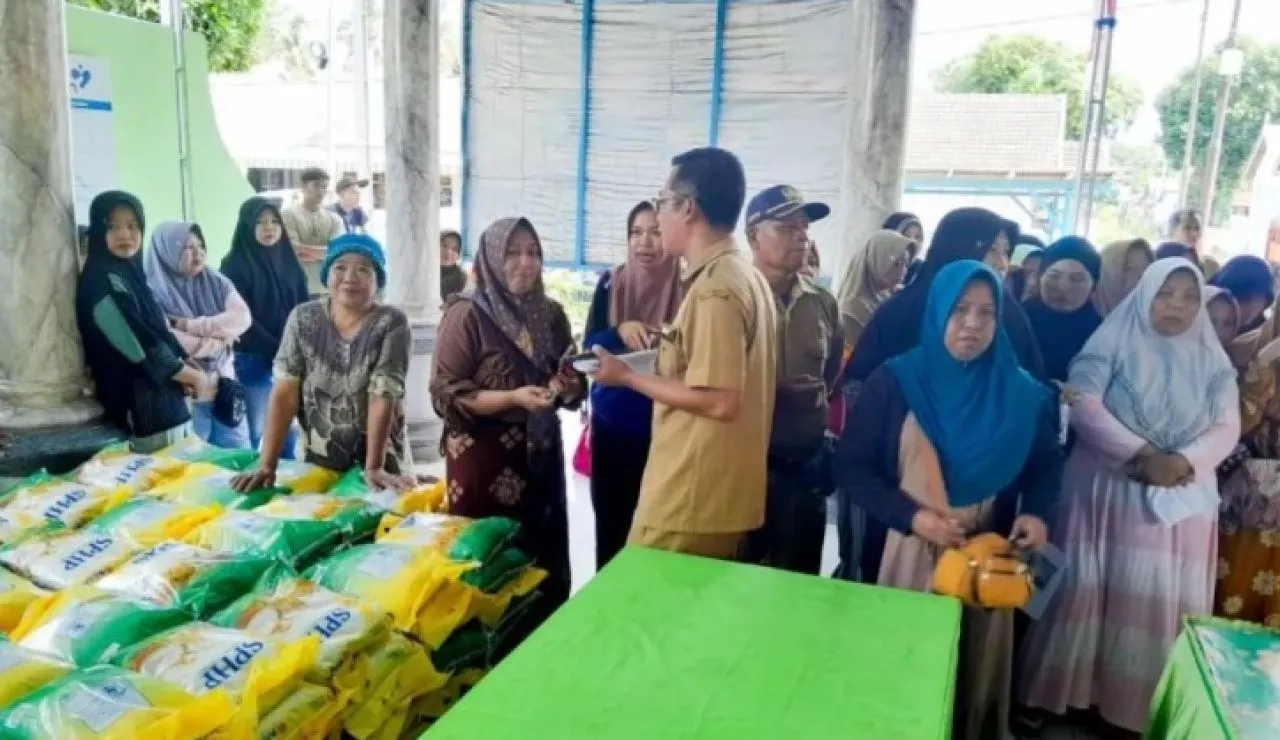 Tekan Kenaikan Harga Beras, Pemkab Situbondo Gelar Operasi Pasar
