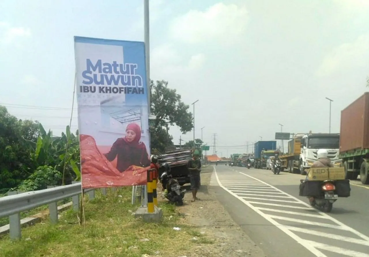 Spanduk dan Baliho Tersebar di Penjuru Jatim, Dorong Khofifah Lanjut Pimpin Jatim Dua Periode