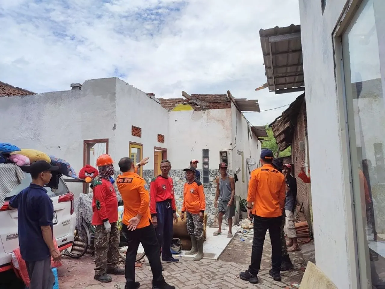 Angin Kencang Landa Sidoarjo, BPBD Jatim Gerak Cepat Turun ke Lokasi Beri Bantuan