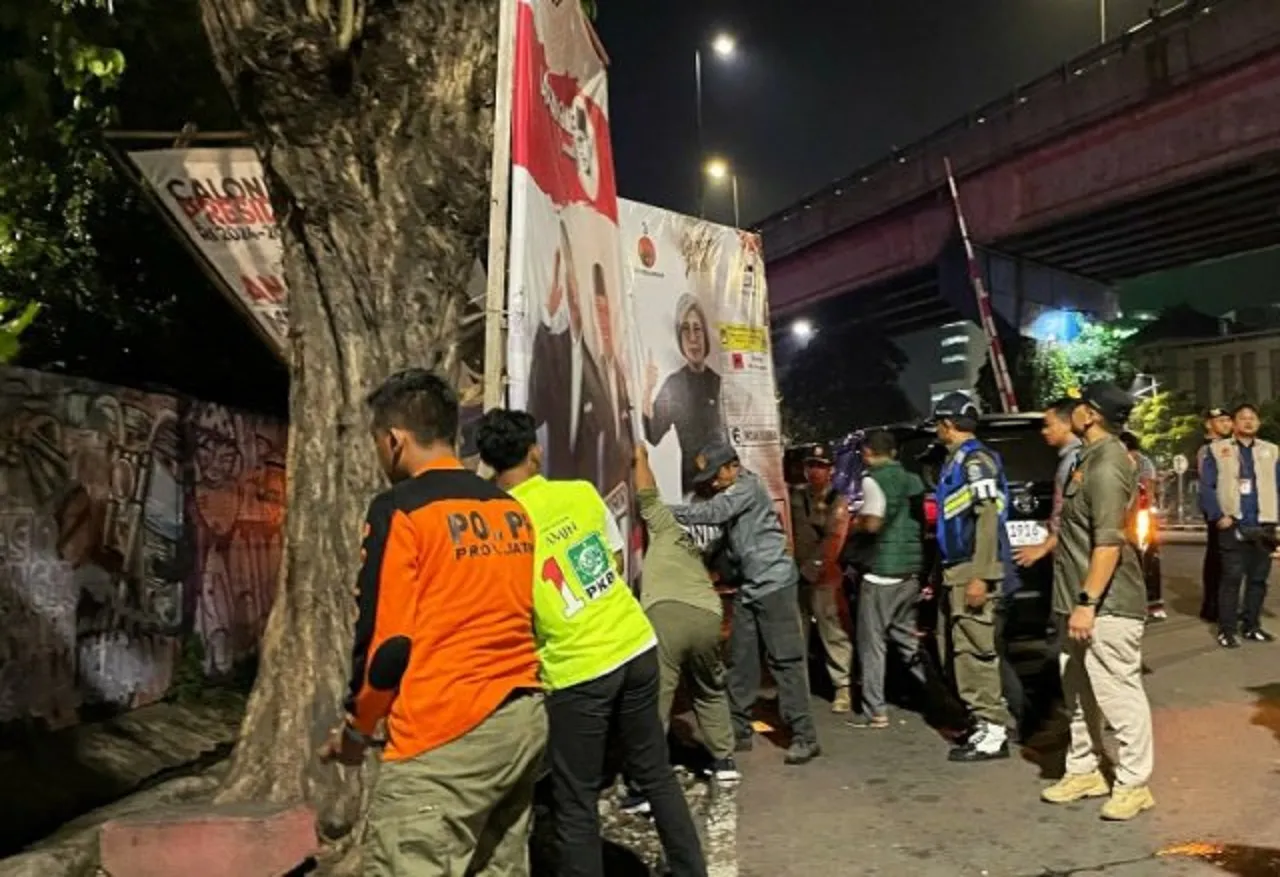 KPU Jatim Gandeng Bawaslu Tertibkan APK di Hari Pertama Masa Tenang