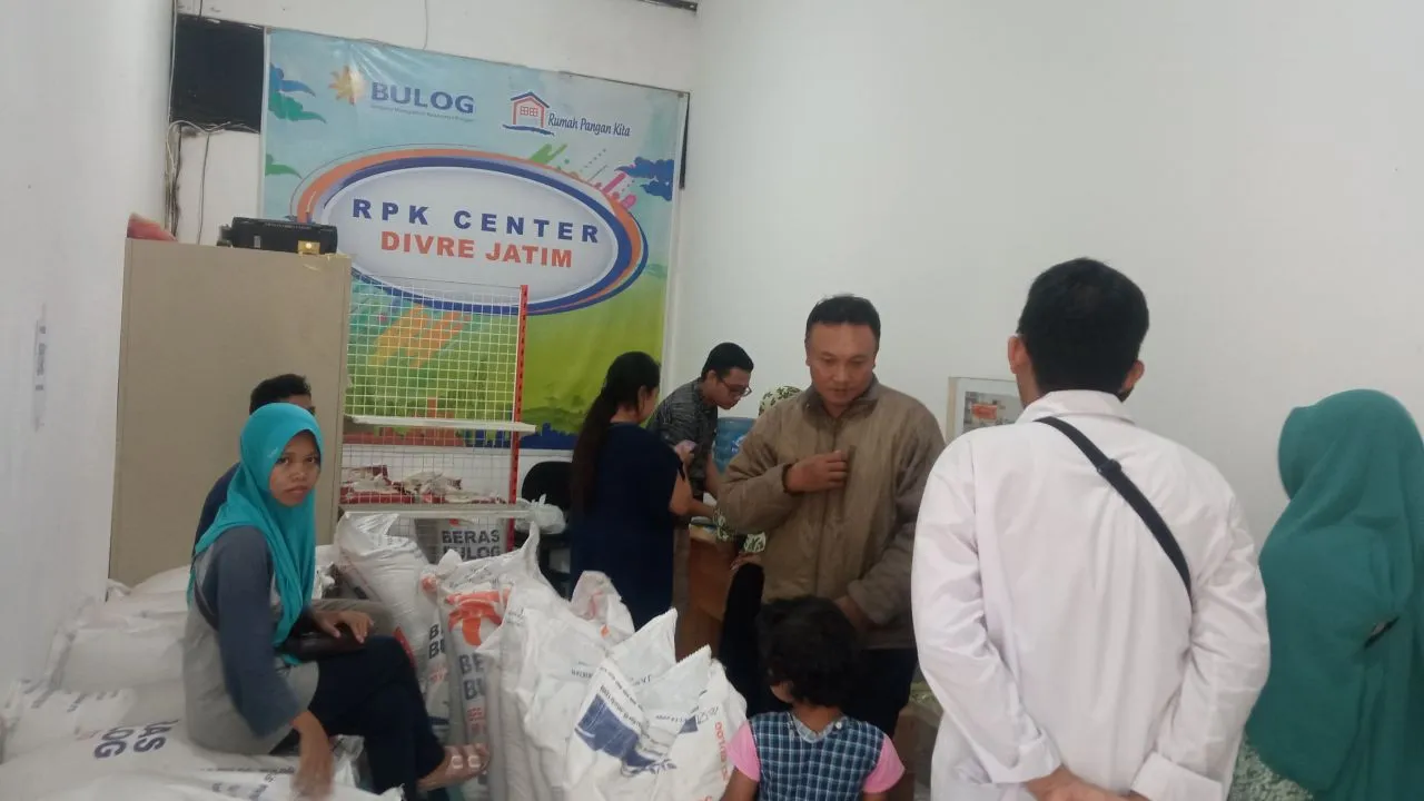 Warga Panik Harga Beras Meroket, Bulog Jatim: Stok Aman