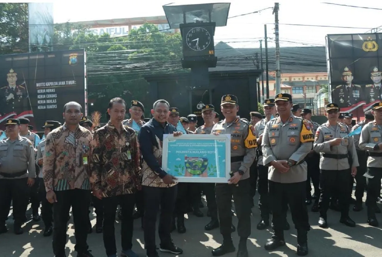 Dukung Zero Emisi, Polresta Terima Sertifikat Dekarbonasi Partner dan Pohon dari Pertamina