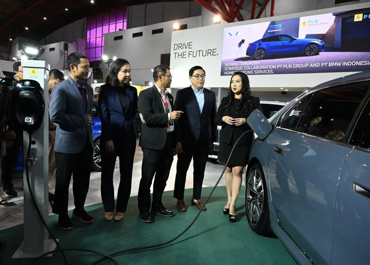 Gandeng BMW, PLN Beri Fasilitas Home Charging Terintegrasi Tiap Pembelian Mobil EV