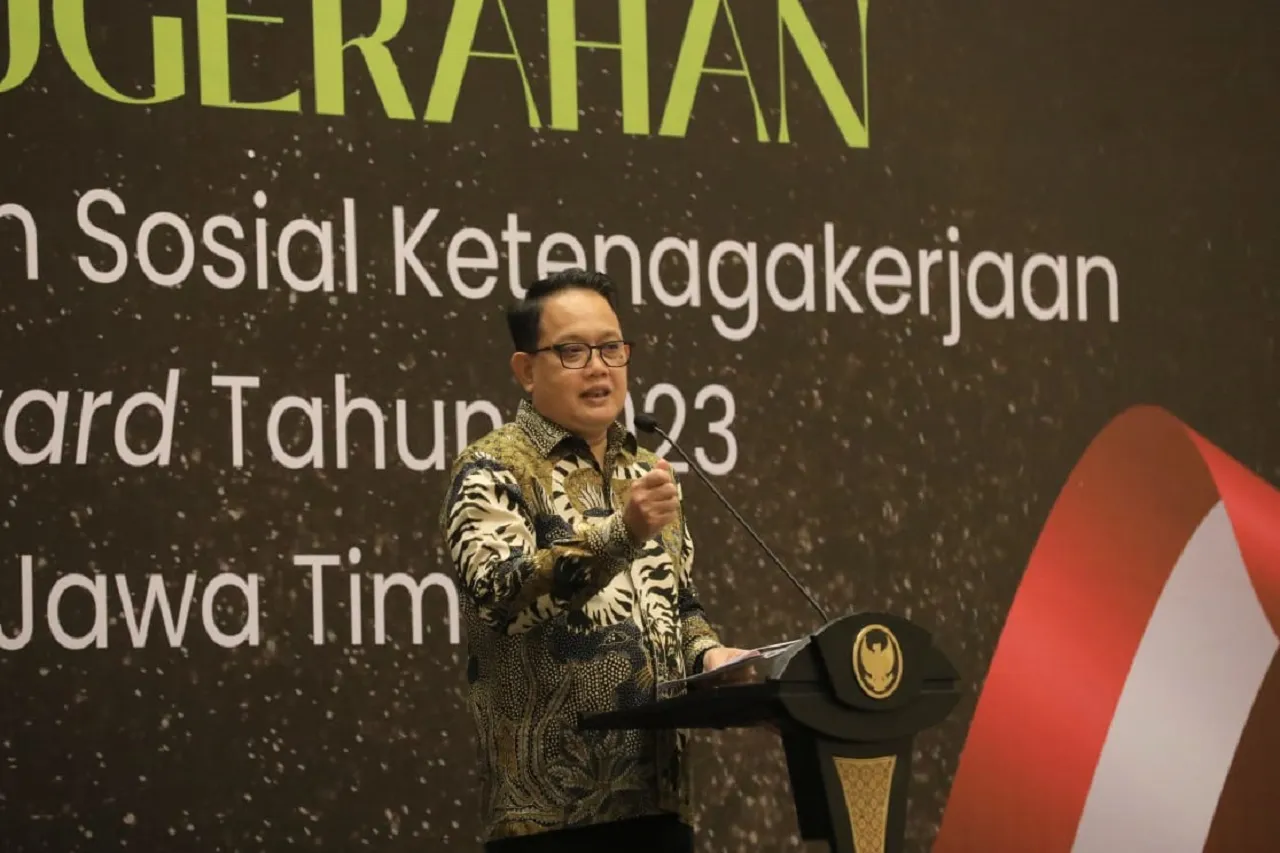 Pj Gubernur Adhy Dorong Seluruh Stakeholder Wujudkan Universal Coverage Pekerja di Jawa Timur