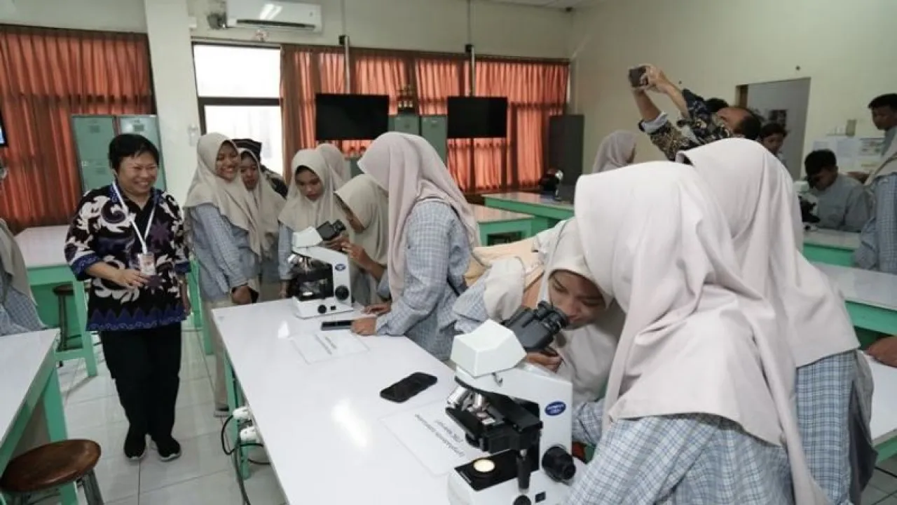 Kenalkan Kampus dengan Program #MainYukKeUWKS