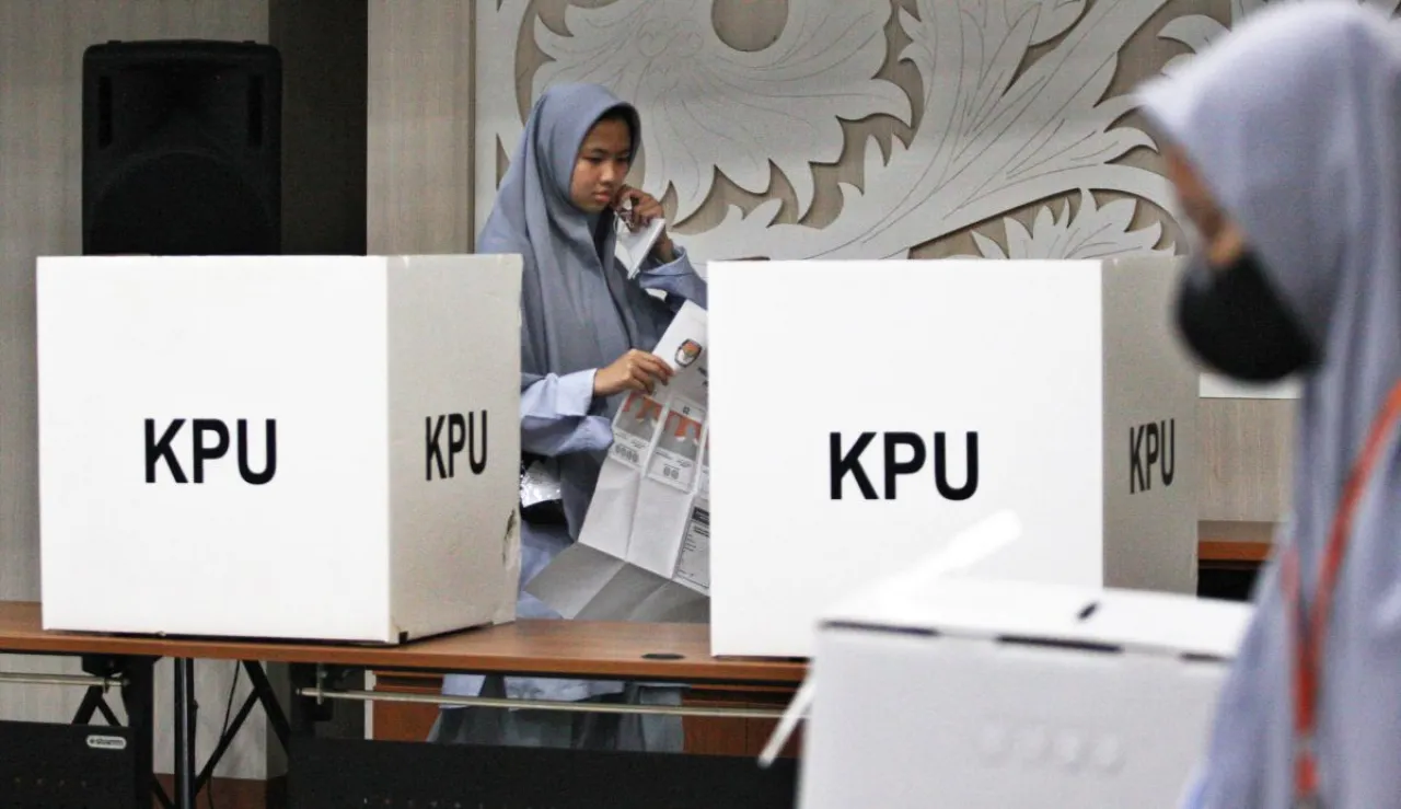 Saat Coblosan, Warga Surabaya Bisa Pakai KTP Digital