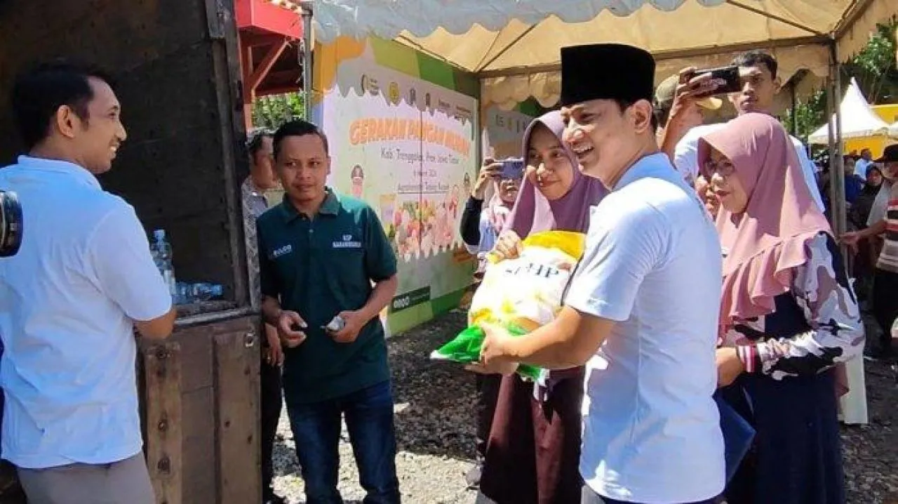 Gerakan Pangan Murah di Trenggalek Diserbu Warga
