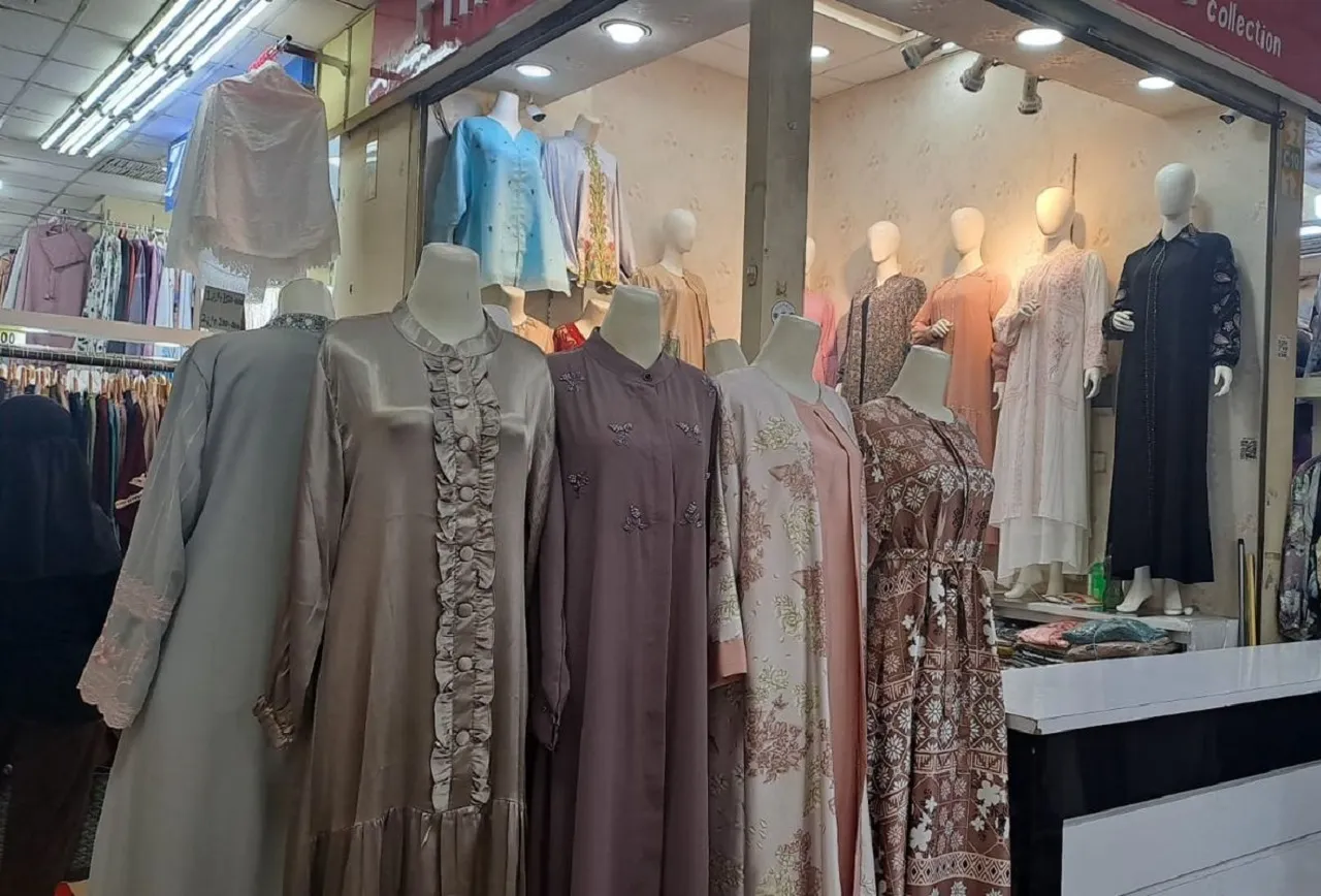 Baju Gamis hingga Sarimbit Bermotif Laris Manis di Pasaran, Mayoritas Pembeli Grosir
