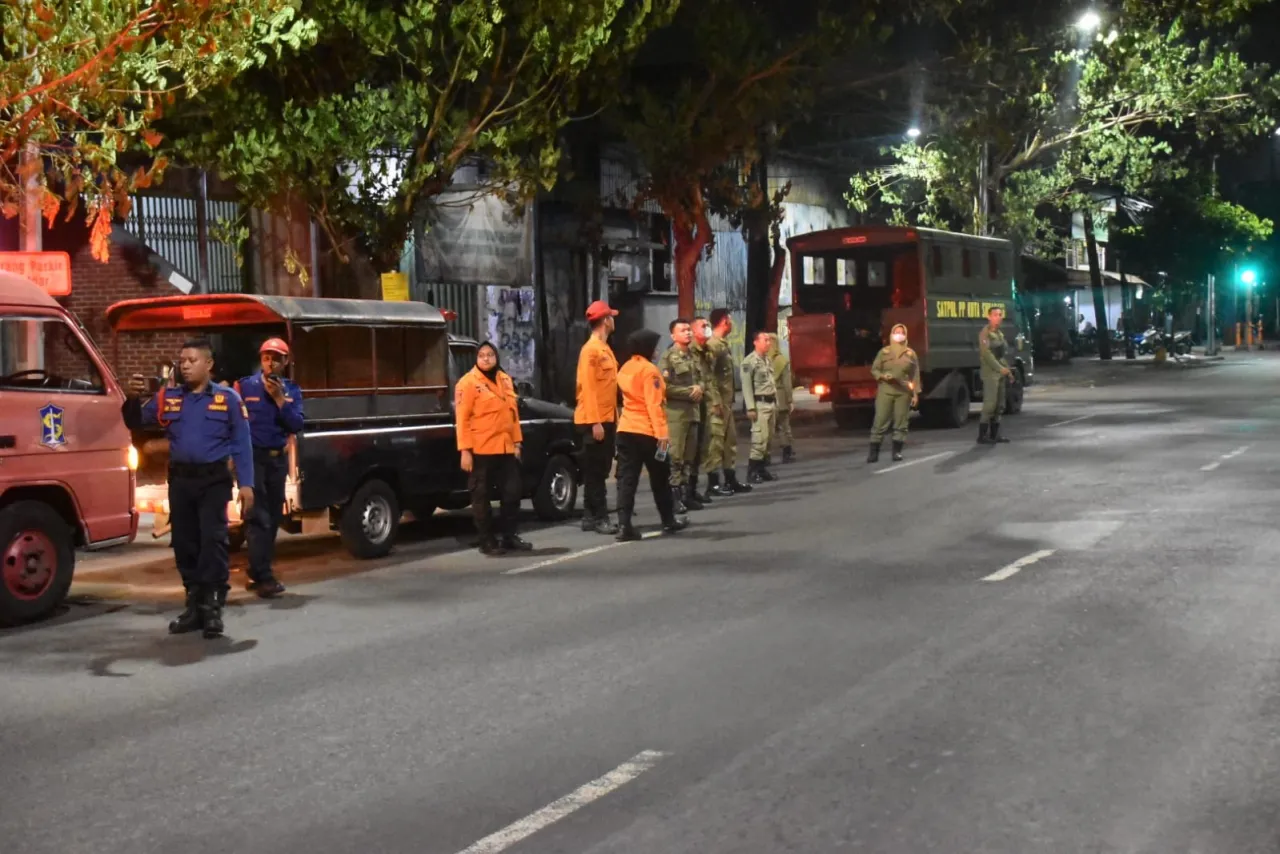 Cegah Perang Sarung dan Tawuran saat Ramadan, Satpol PP Surabaya Gencarkan Patroli Asuhan Rembulan