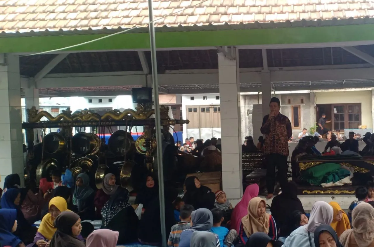 Dusun Banjarpoh Desa Banjar Bendo Gelar Ruwat Desa