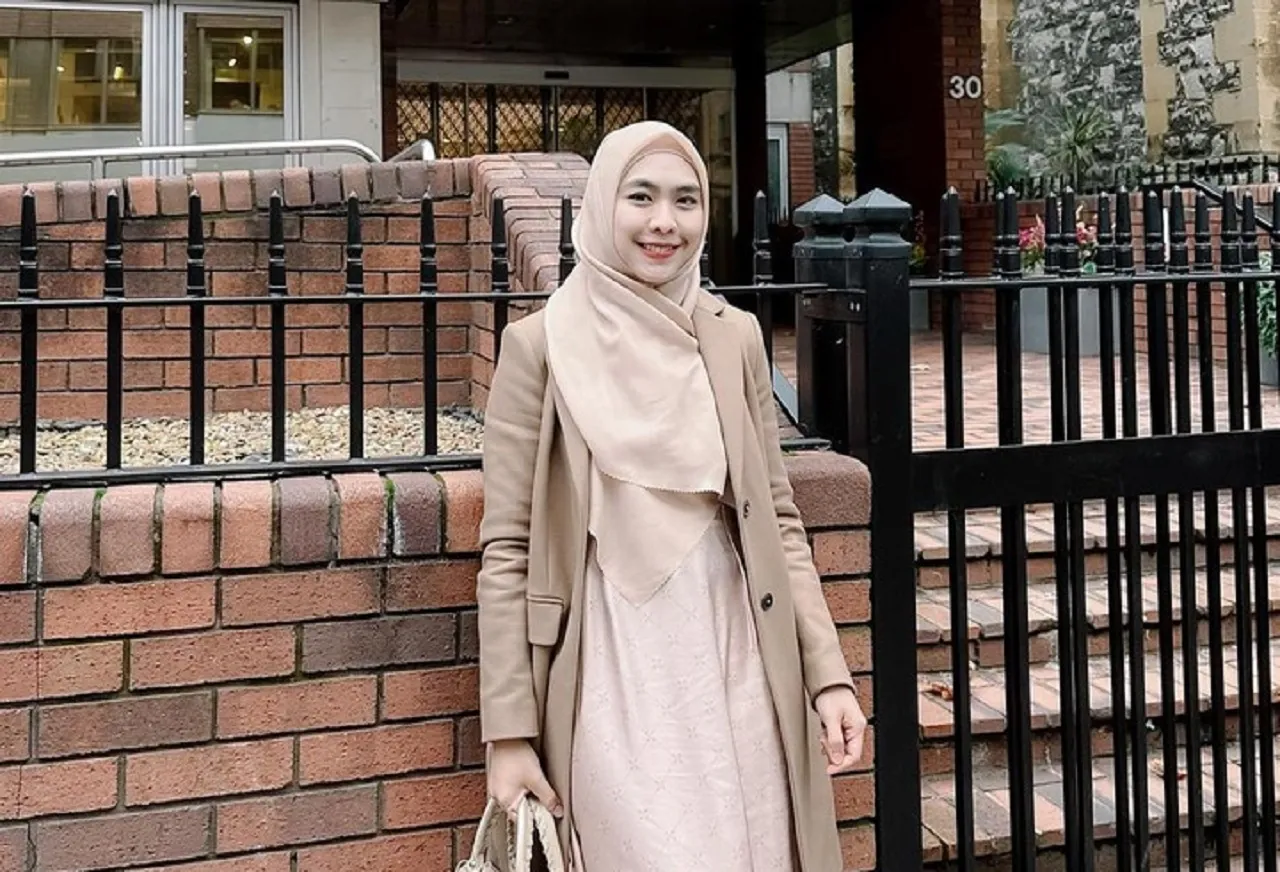 Oki Setiana Dewi Boyong Keluarganya ke Mesir dan Tetap Berdakwah Secara Online