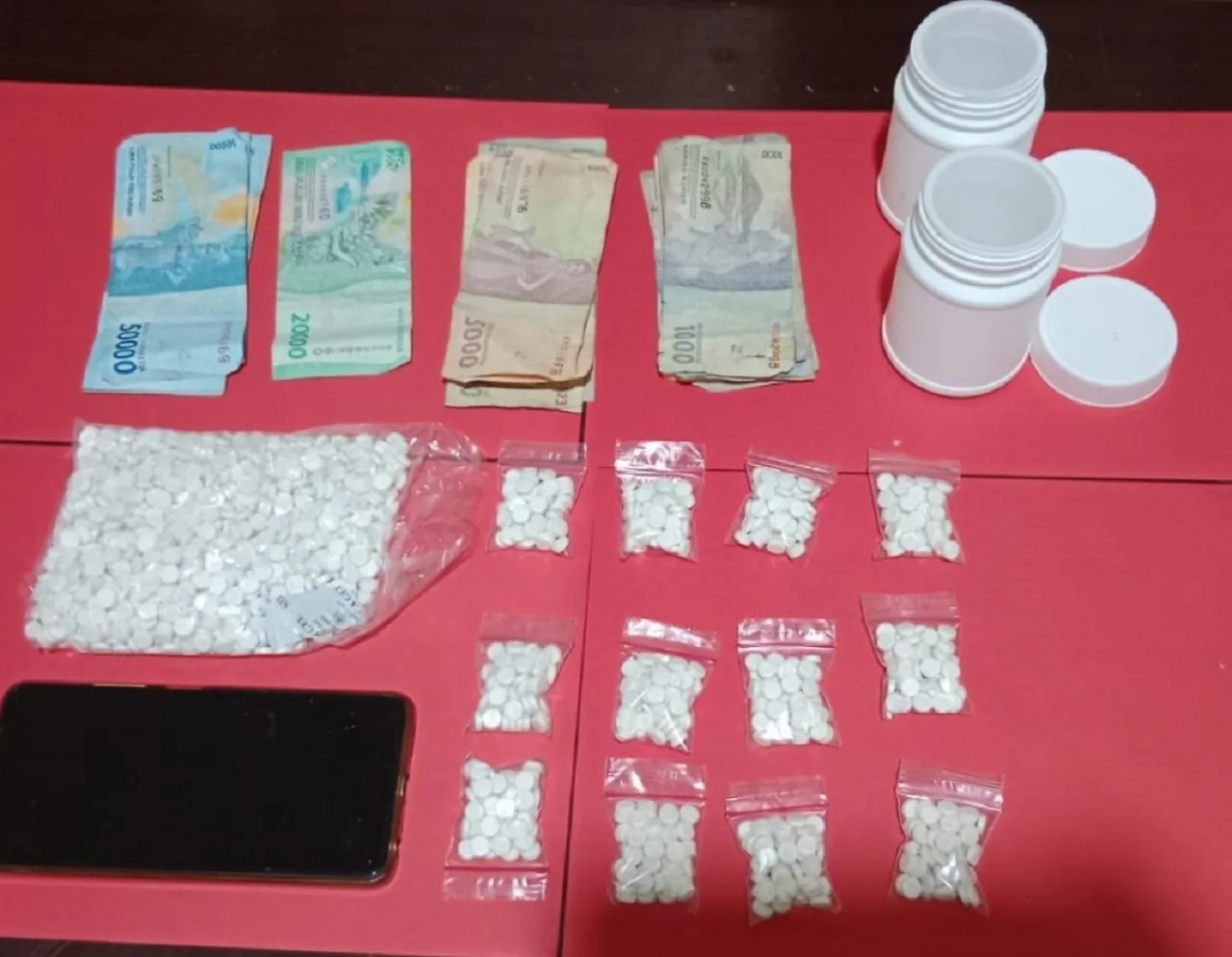 Terciduk Edarkan Pil Double L 1.600 Butir, Dua Pemuda di Mojokerto Berhasil Diamankan