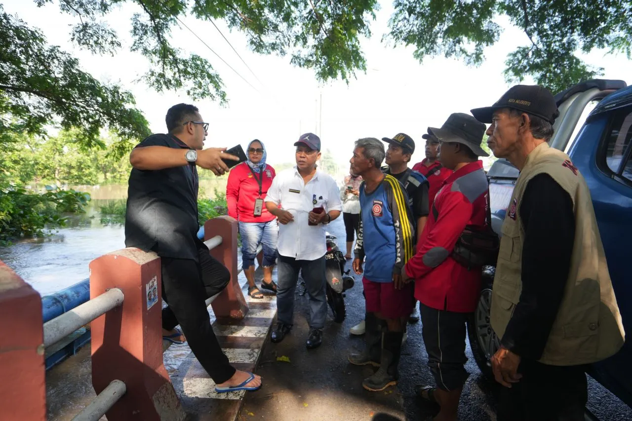 Banjir Landa Kota Mojokerto, Pj Wali Kota Ali Kuncoro Turun Langsung Cek Lokasi Bencana