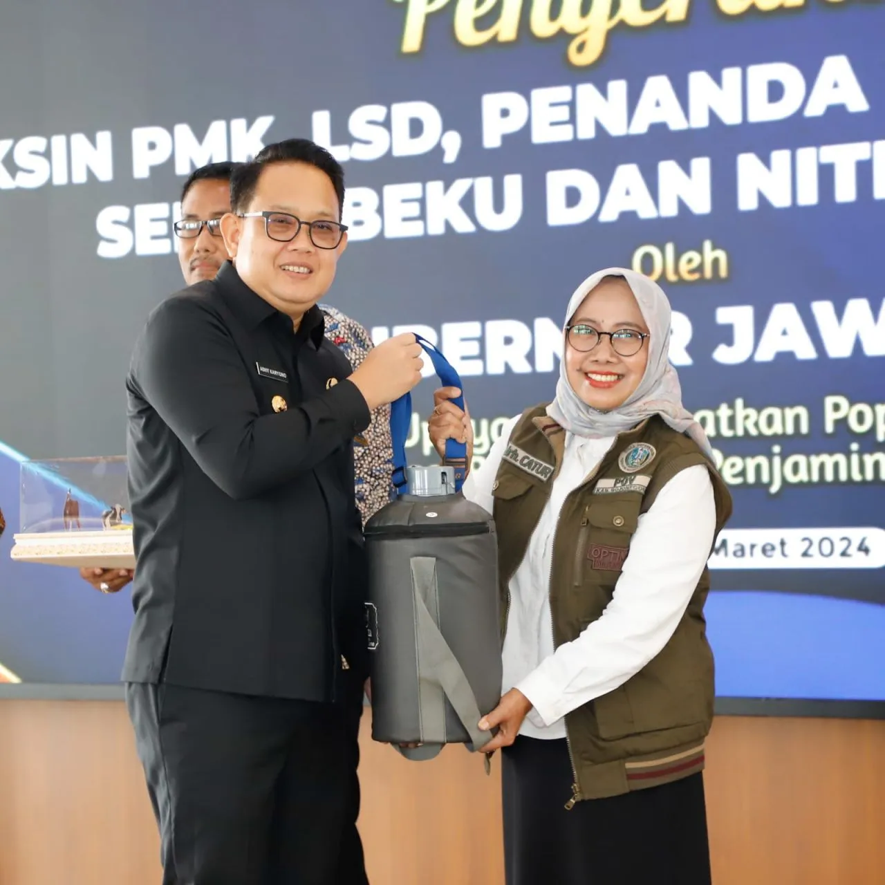 Upaya Kendalikan Penyakit Ternak di Jatim, Pemprov Jatim Terima Satu Juta Dosis Vaksin PMK