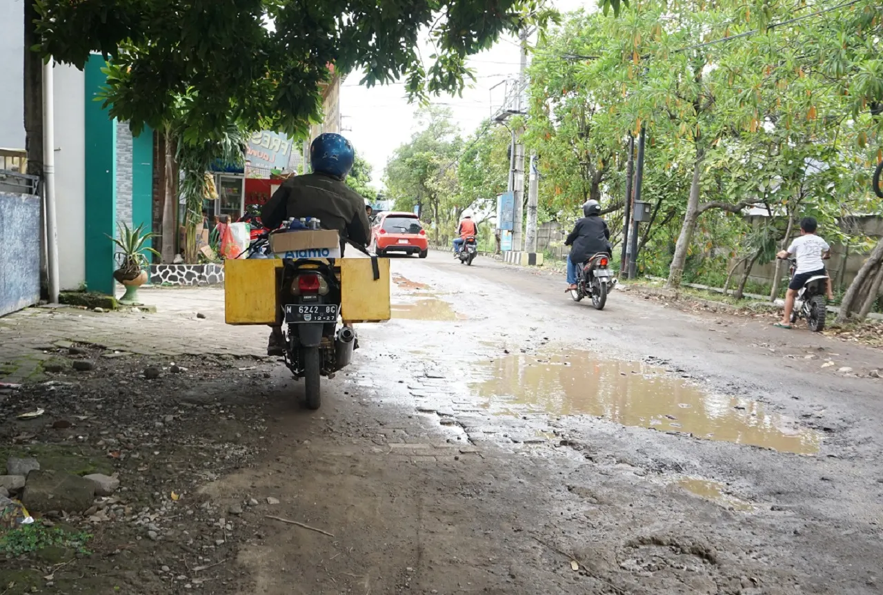 Jalan Suko-Masangan Wetan Dibeton, Warga Senang Keluhannya Direspon Bupati Sidoarjo