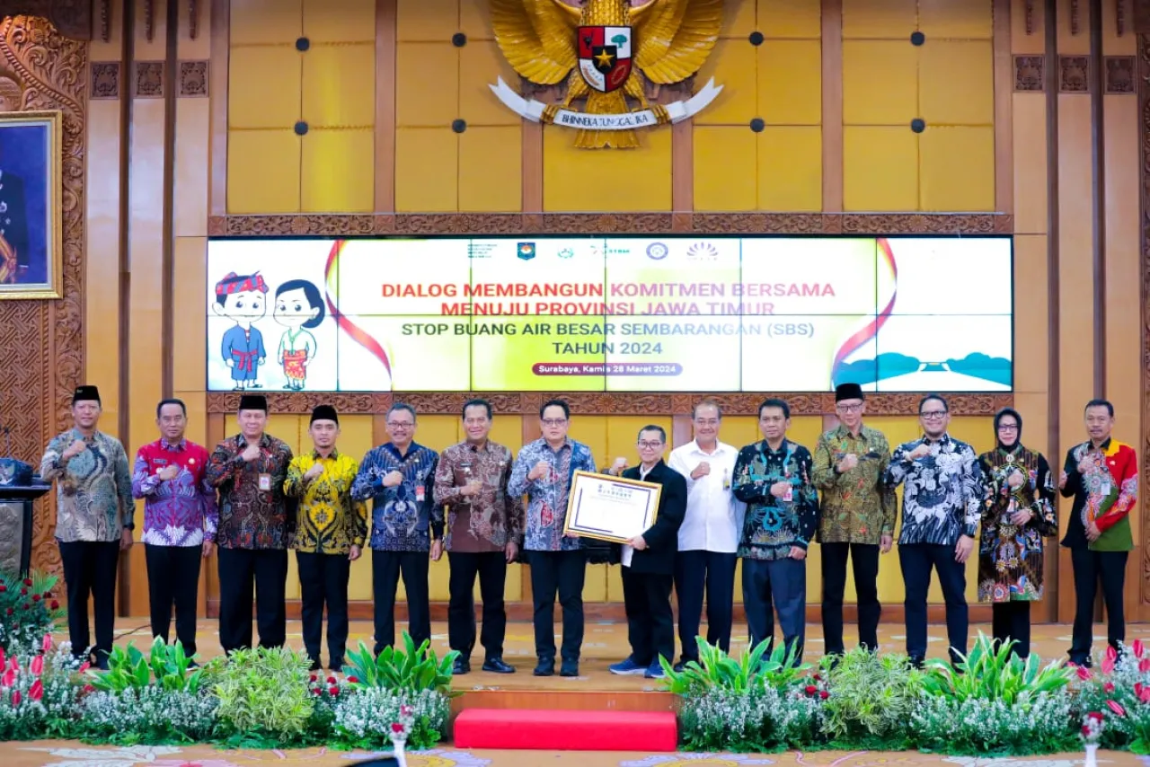 Revolusi Sanitasi Jatim: Pj Gubernur Adhy Karyono Ajak Warga Stop BAB Sembarangan