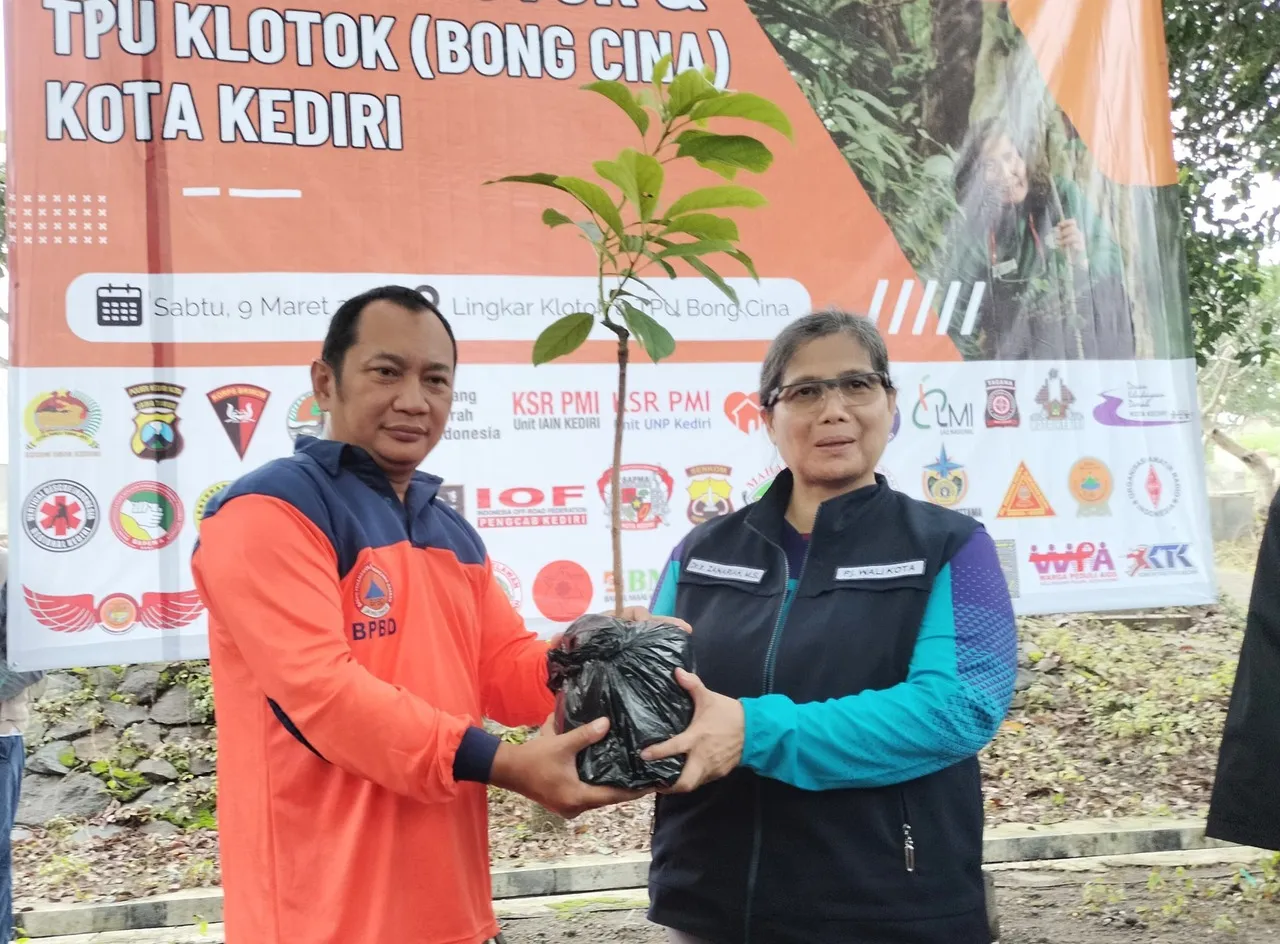 Baca juga : Aksi Mitigasi Bencana: BPBD Jatim Tanam Ribuan Pohon di Berbagai Wilayah
