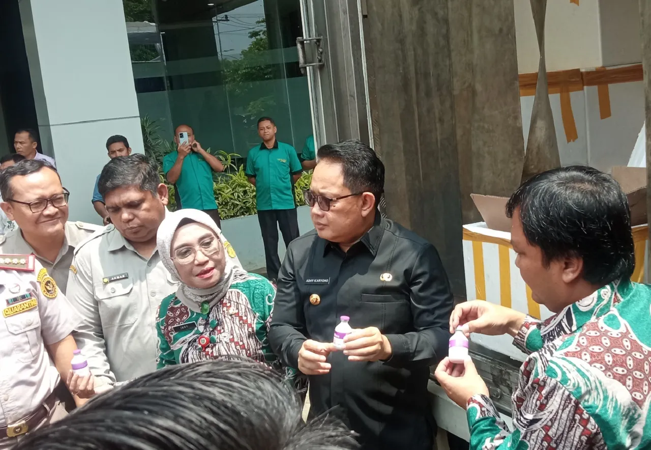 Antisipasi Lonjakan Virus PMK, Pemprov Jatim Bagikan Satu Juta Vaksin