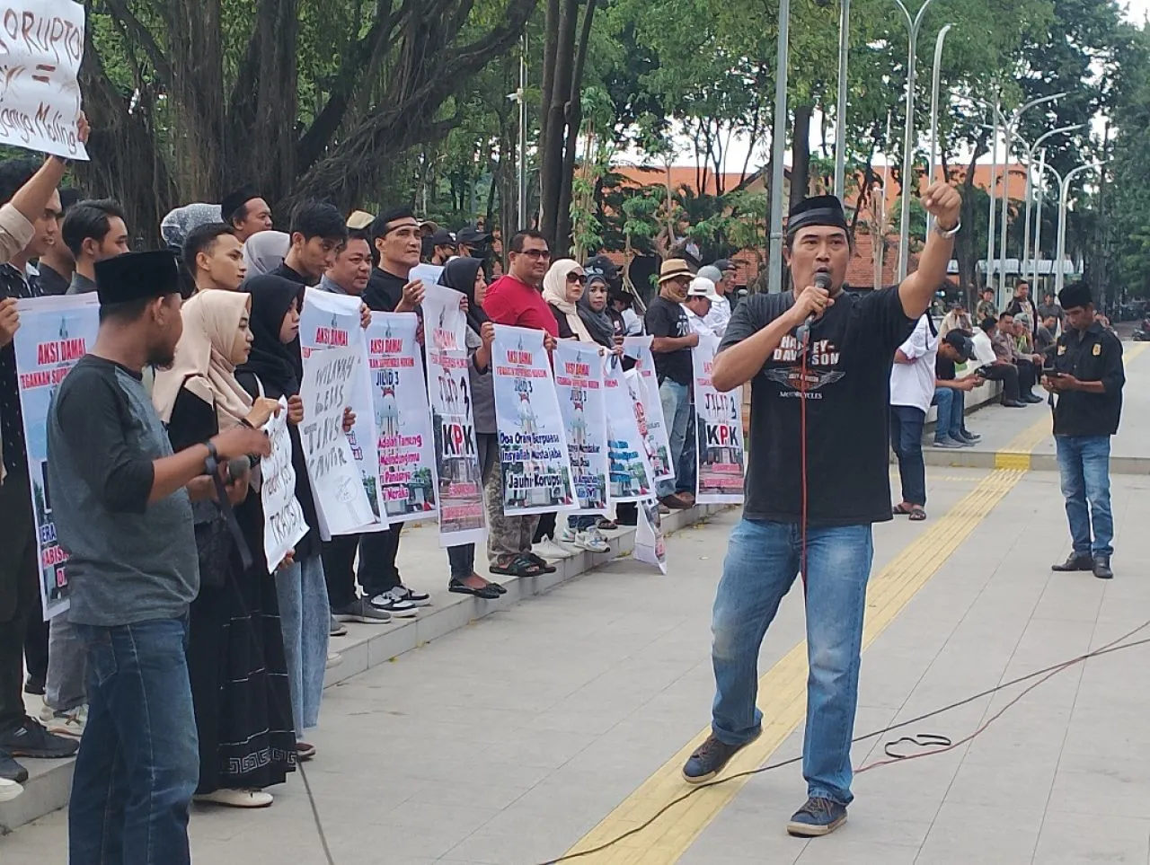 Demo Tuntut KPK Putuskan Status Bupati Sidoarjo Gus Muhdlor