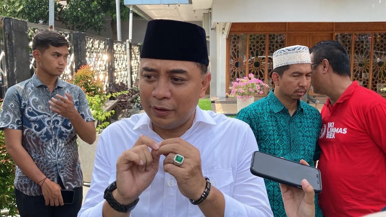 Kenaikan Pajak Reklame Sesuai Arahan BPK, Wali Kota Eri Minta Tak Beratkan Pengusaha