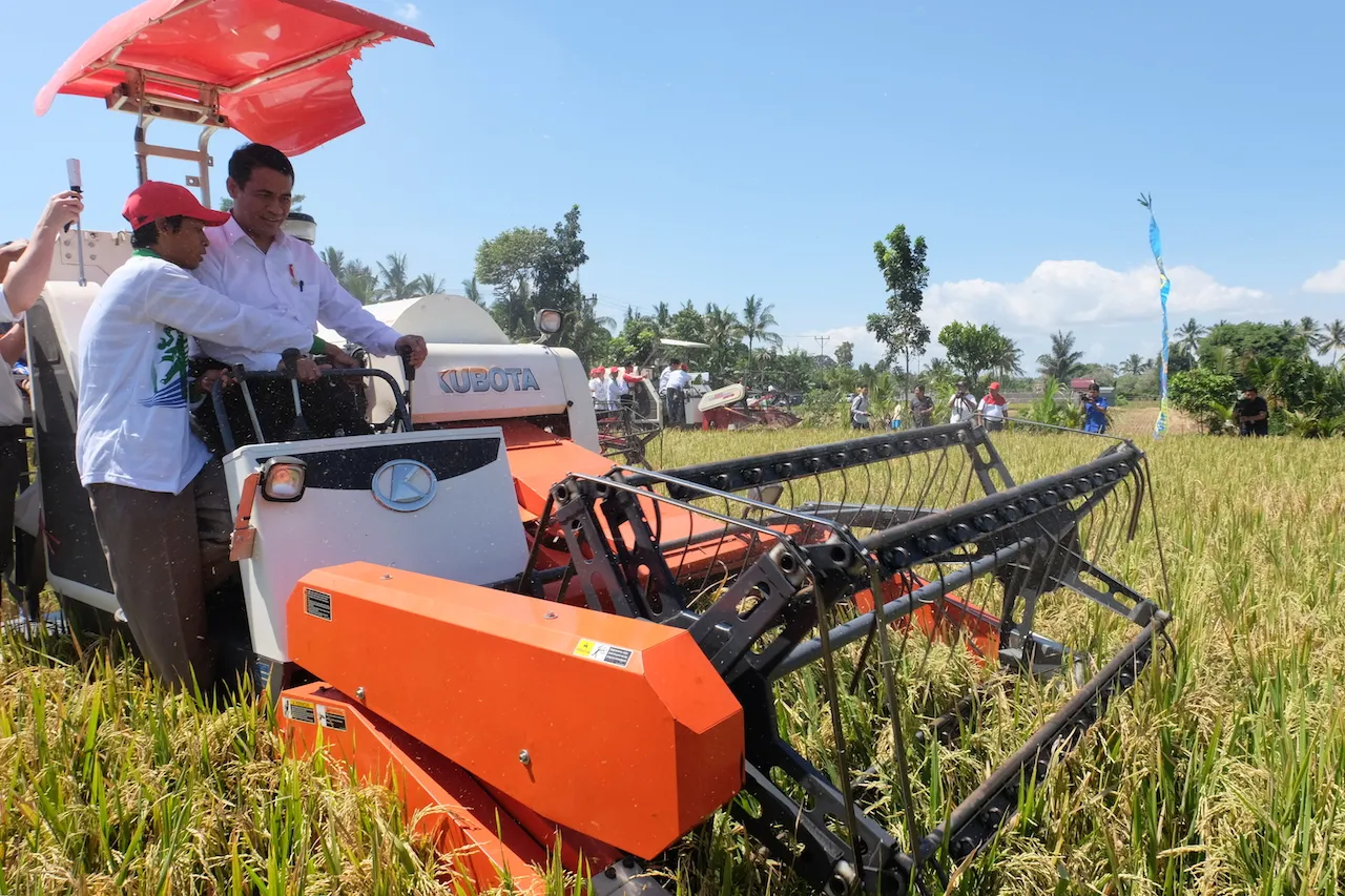 Tekan Kebijakan Impor: Mentan Siapkan Bantuan Benih, Pupuk hingga Alsintan ke Para Petani