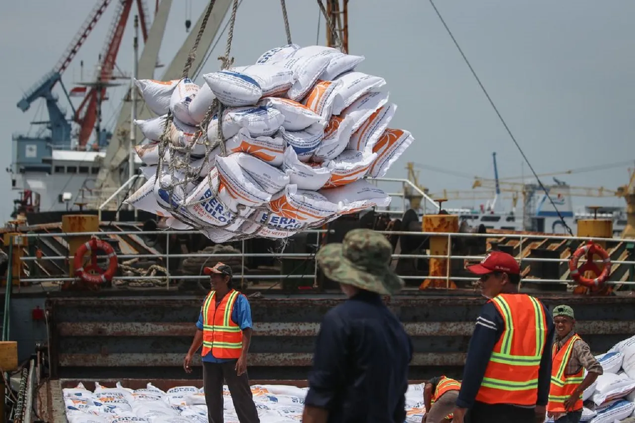 Amankan Stok Pangan Jelang Idul Fitri, RI Impor Beras 22.500 Ton dari Kamboja