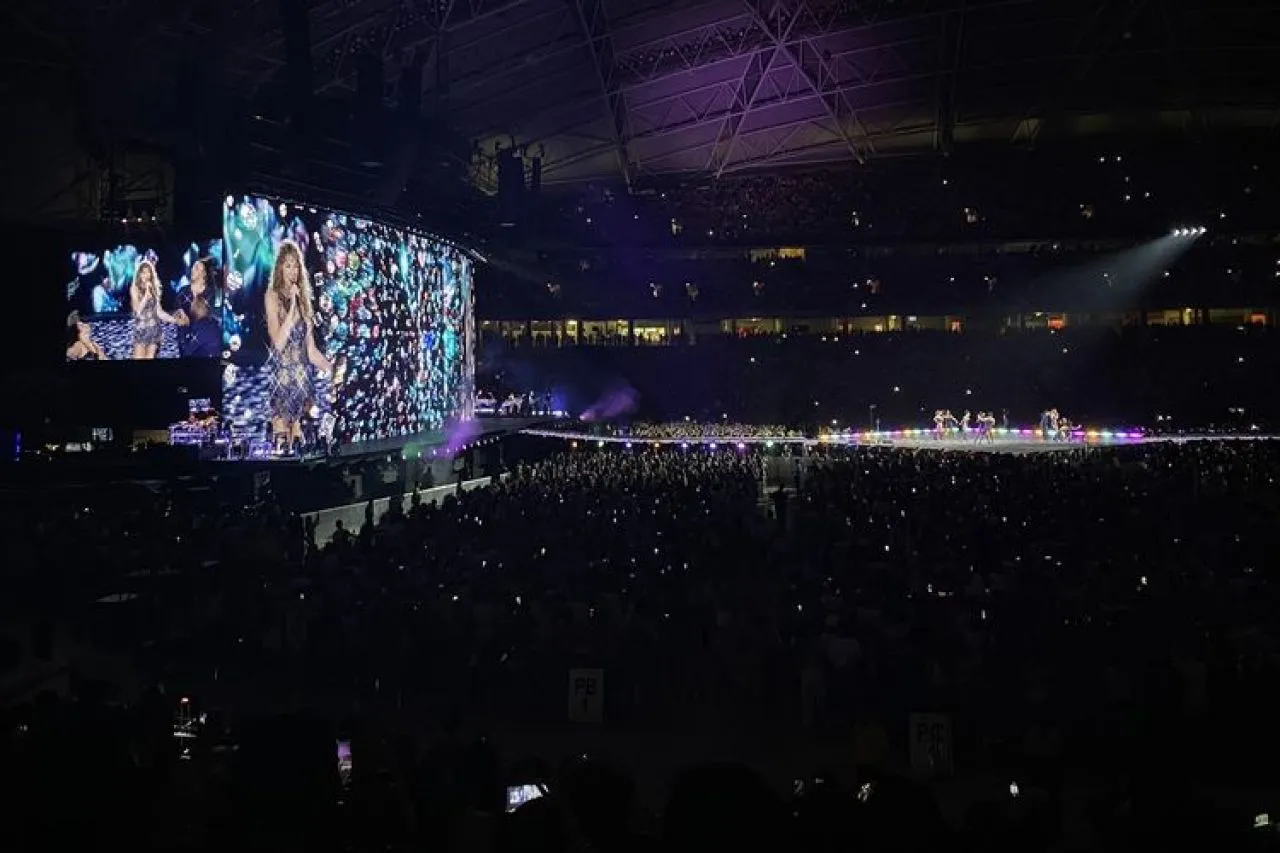 Luhut Penasaran, Taylor Swift tak Manggung di Indonesia