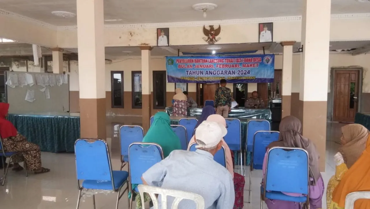 Jelang Lebaran, Pemdes Ploso Salurkan BLT-DD