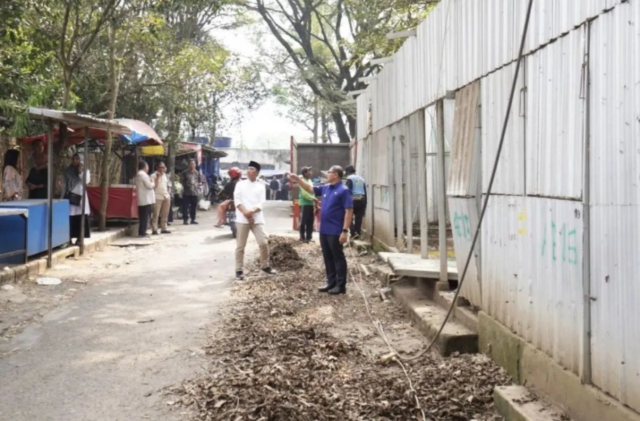 Pemkot Batu Mulai Bongkar Kios Pasar Relokasi