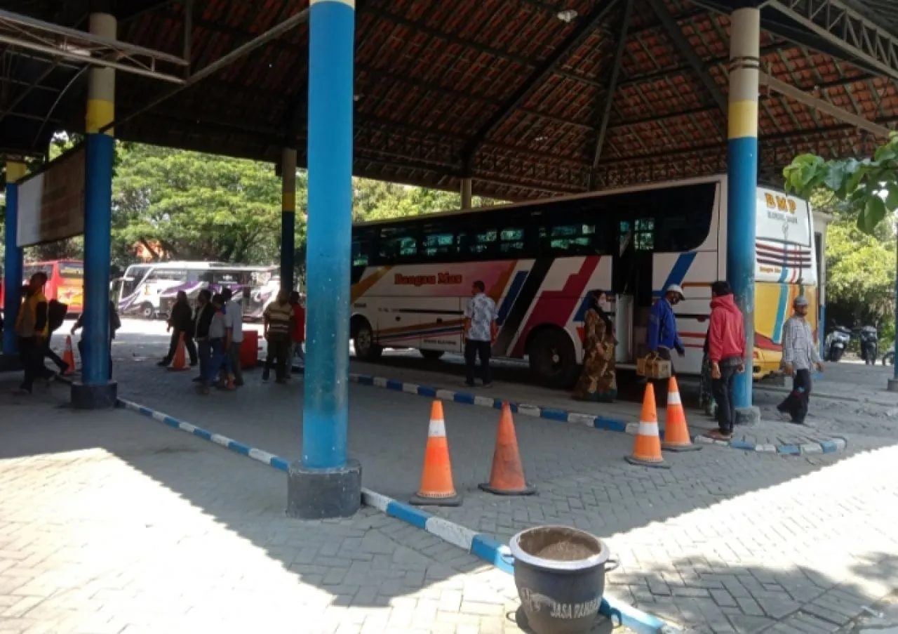 3.000 Lebih Penumpang Tercatat di Terminal Rajekwesi
