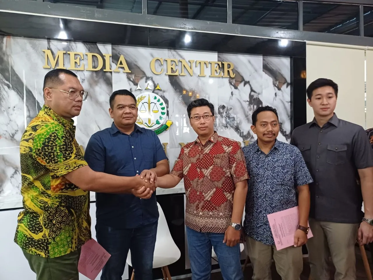 Baca juga : Kejari Surabaya Hentikan 6 Perkara di Restorative Justice