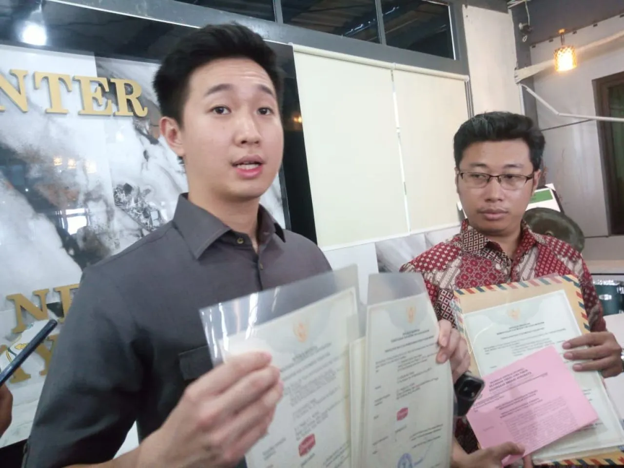 8 Gerai Zangrandi Tiruan Ditutup