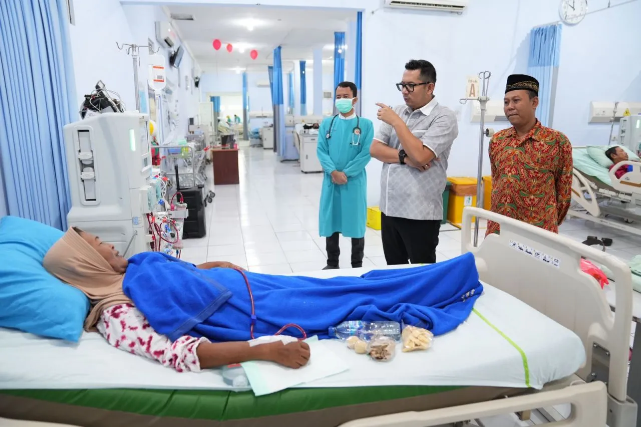 Pastikan Pelayanan Berjalan Baik saat Libur Lebaran, Pj Wali Kota Mojokerto Sidak Puskesmas dan Rumah Sakit