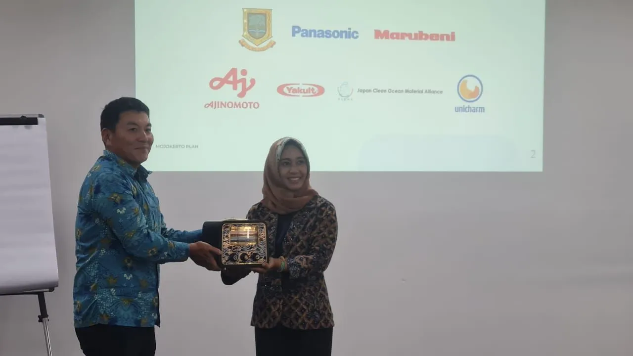 Jadi Inisator, Konsursium Jepang Apresiasi Ning Ita Atas Terwujudnya Mou Rekosistem TPST di Pemkot Mojokerto