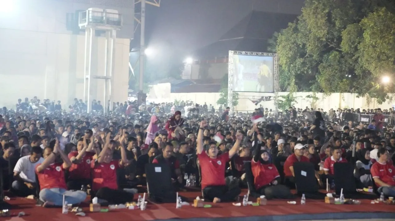 Gara-Gara Viral, Nobar Timnas U-23 Bersama Forkopimda Mojokerto Raya 'Pecah' Diserbu Puluhan Ribu Warga