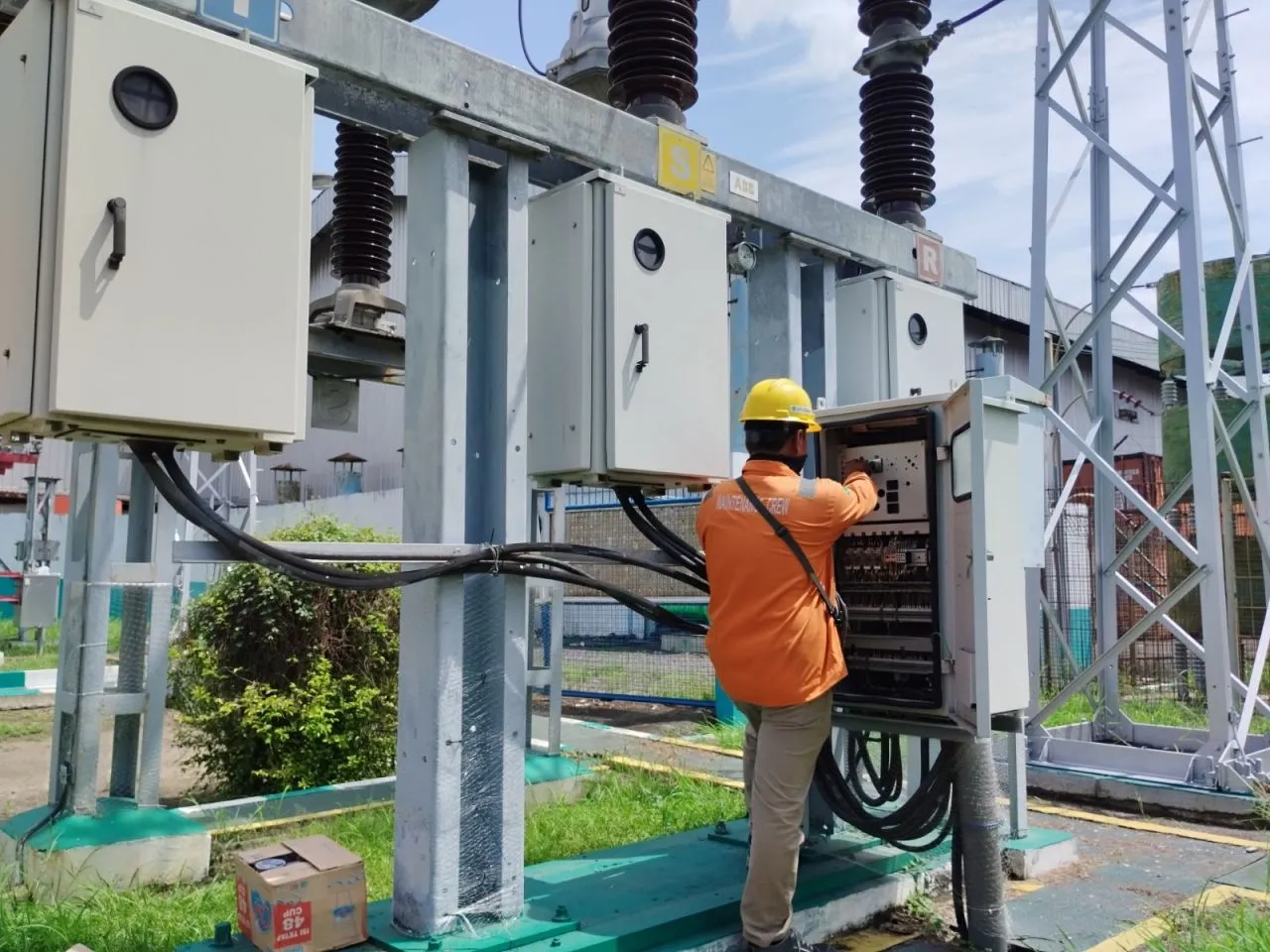 Antisipasi Cuaca Ekstrem, PLN UIT JBM Pastikan Keandalan Sistem Transmisi Aman
