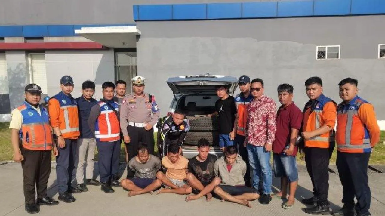 Komplotan Pencurian Ban Serep Truk Diringkus