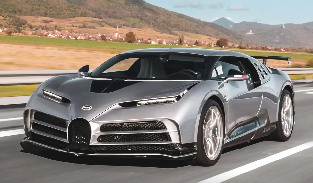Wow! Beli Mobil Bugatti, Dapat Pom Bensin Sintetis di Rumah