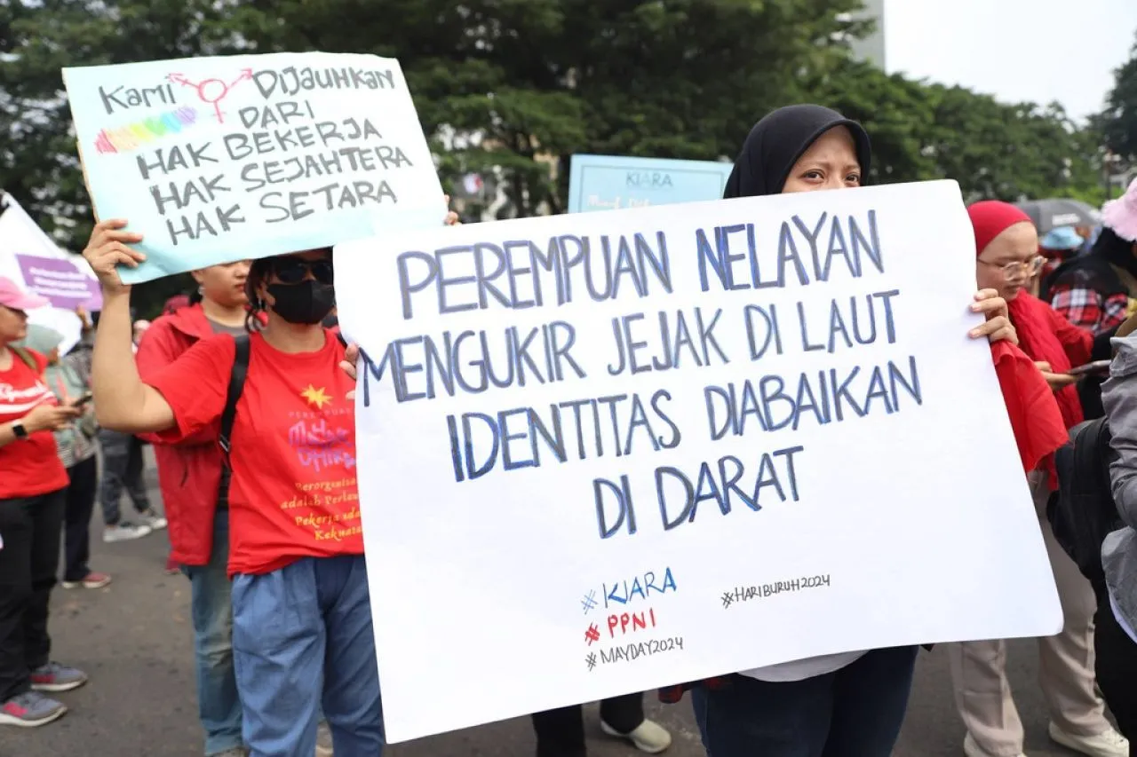 Buruh di Surabaya, Demo di Bank Mandiri