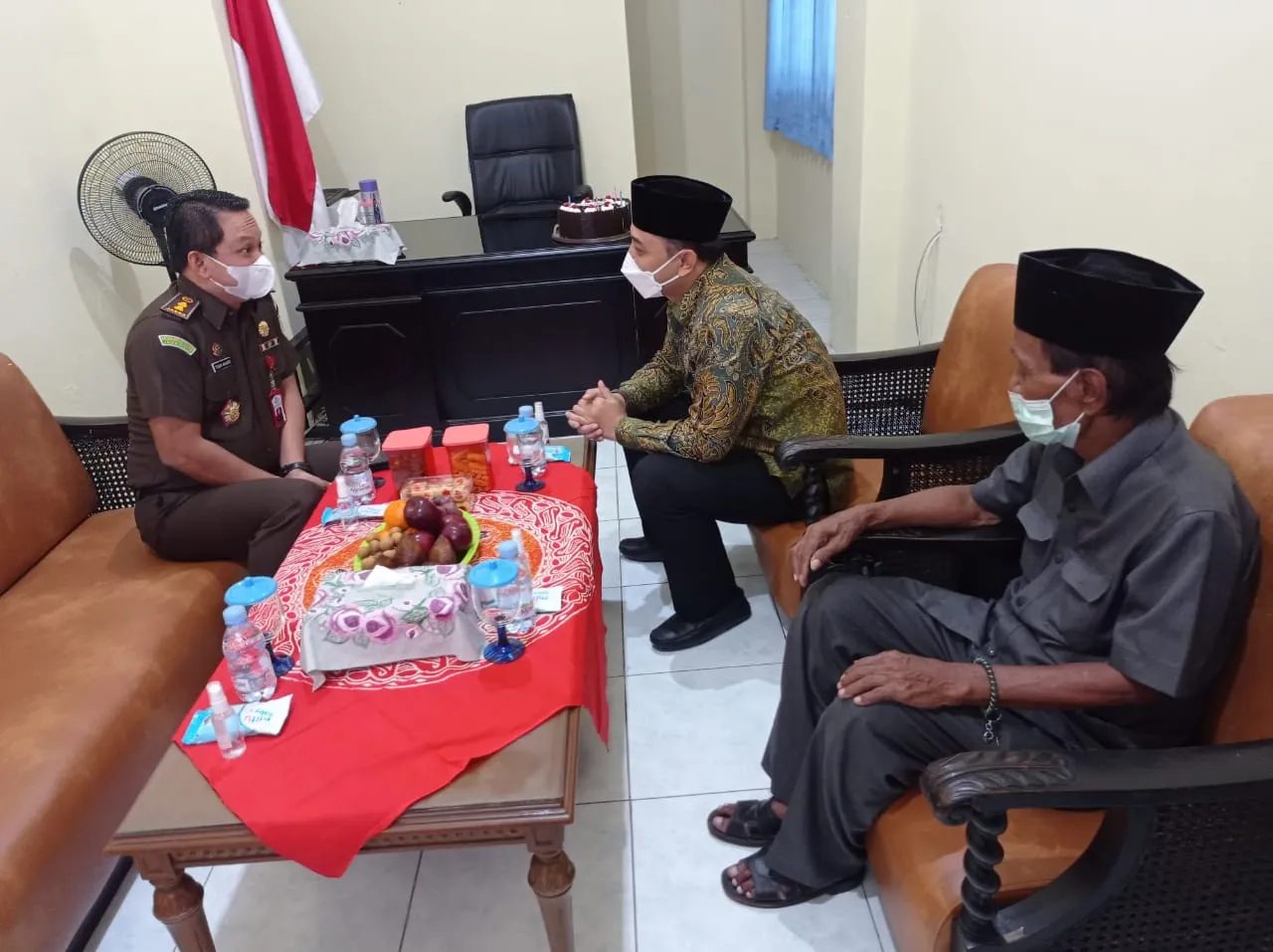 Evaluasi Lurah dan Camat, Wali Kota Eri Cahyadi Bersiap Ngantor Lagi di Kelurahan