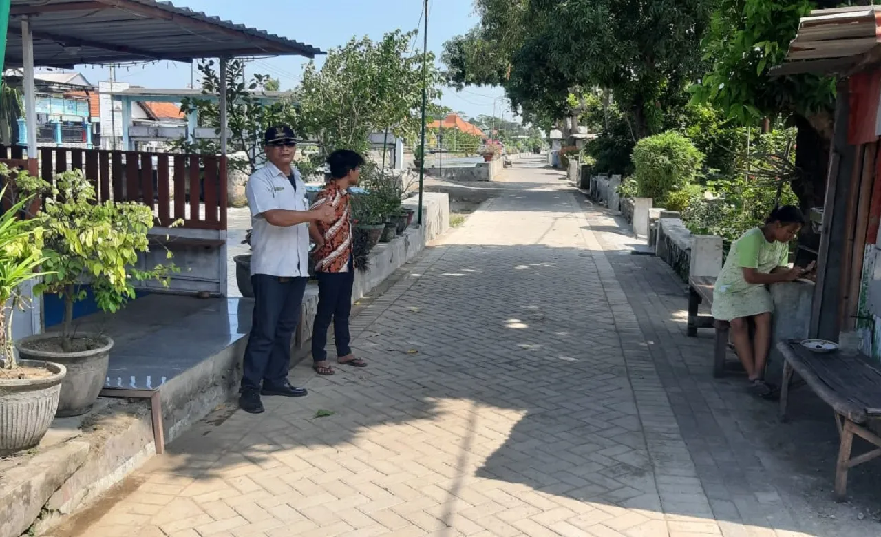Ciptakan Suasana Nyaman dan Asri, Pemdes Jeruklegi Rehabilitas Jalan Paving