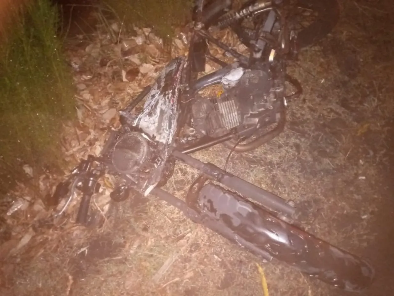Ditabrak Truk, Honda GL di Jombang Hangus Terbakar