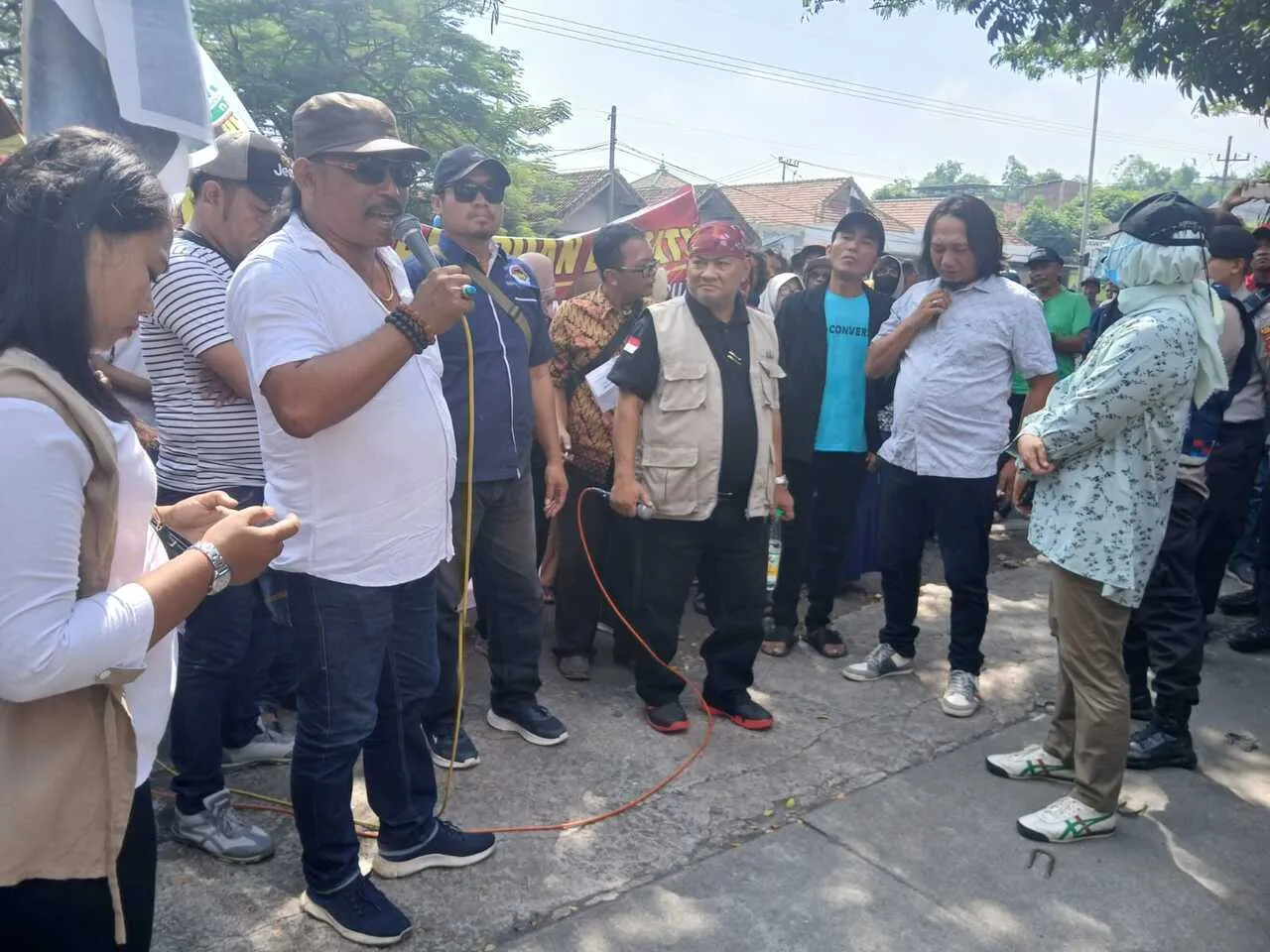 Mantan Kepala BPKPD, Akhmad Khasani, Resmi Ditahan Kejari Kabupaten Pasuruan