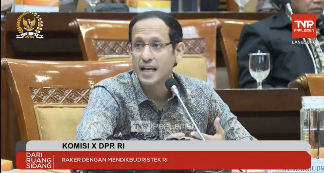 Nadiem Janji Hentikan Kenaikan UKT